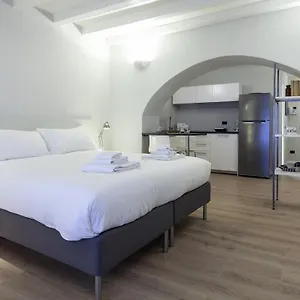 https://italianway-rosales-1-studio.it-lombardy.com